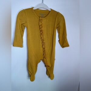 Magnetic Me Ruffle Footie Size Newborn